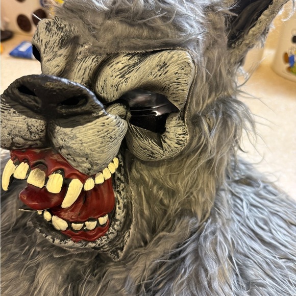 Gray Werewolf Halloween Mask Wolfdog, snarling Faux Fur Big Teeth Costume Dog - Picture 3 of 10